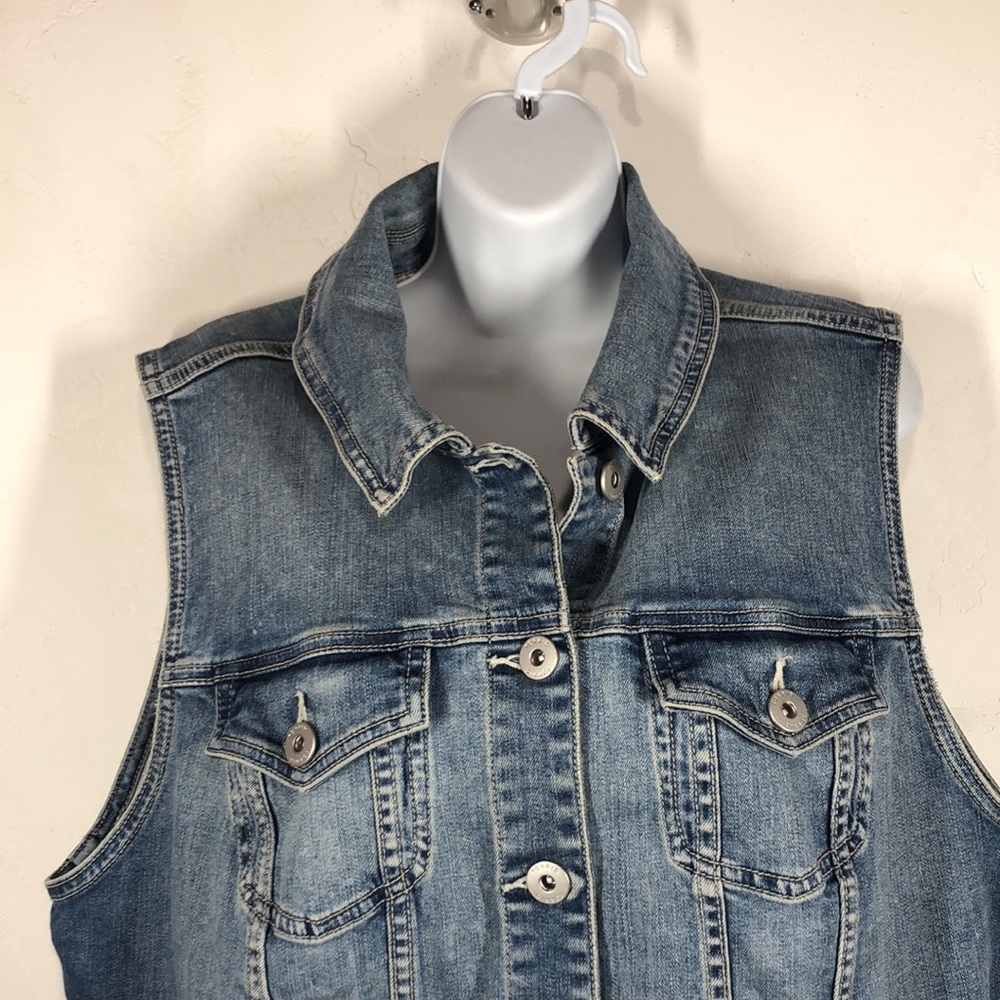Torrid denim vest size 2X - Picture 2 of 8